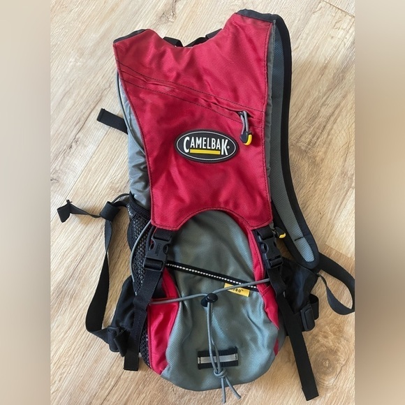 Camelbak Lobo Hydration Water Backpack Red/Gray - Picture 1 of 4